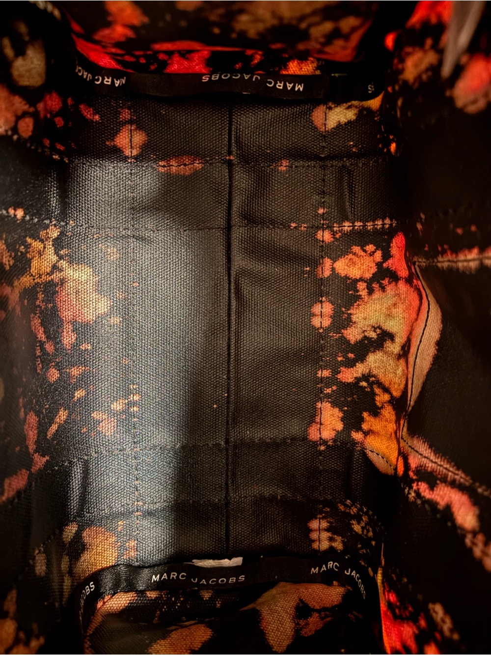 Small Marc Jacobs “Sour Gummy Worm Splatter” 🐛 The Tote Bag - Picture 7 of 8